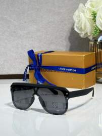 Picture of Louis Vuitton Sunglasses _SKUfw77097975fw